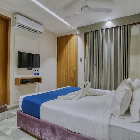 Hotel Pavilion Индор Екстериор снимка