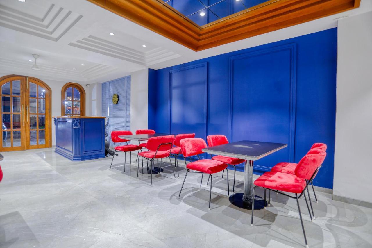 Hotel Pavilion Индор Екстериор снимка