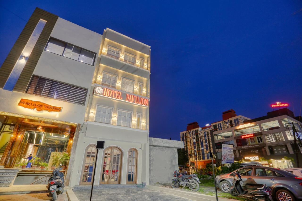 Hotel Pavilion Индор Екстериор снимка
