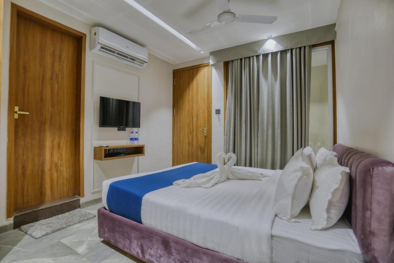 Hotel Pavilion Индор Екстериор снимка