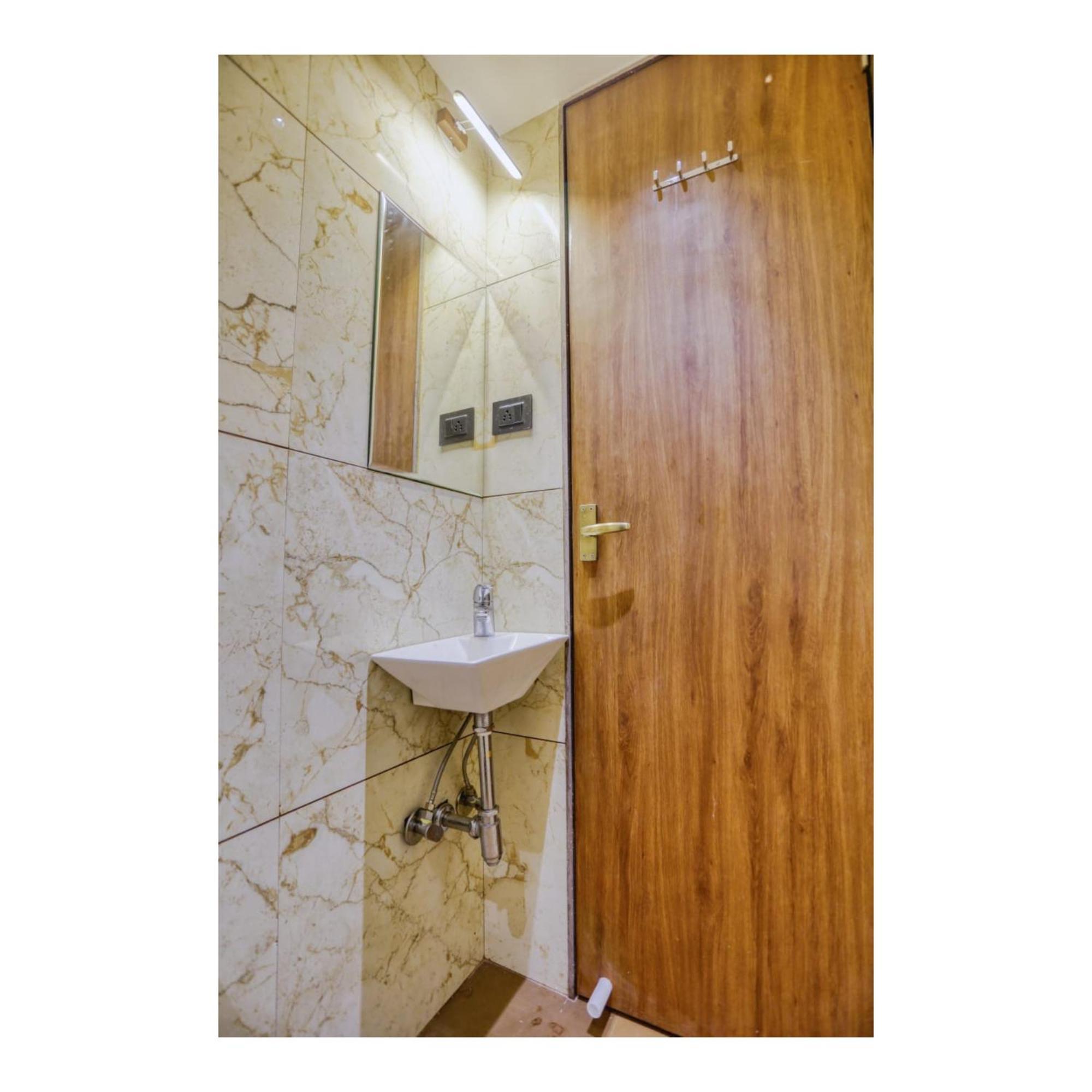 Hotel Pavilion Индор Екстериор снимка